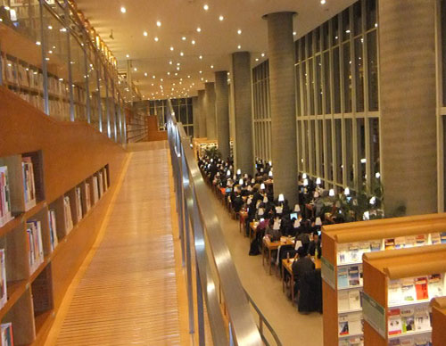 使用草莓视频色版下载防火板裝修的浦東圖書館